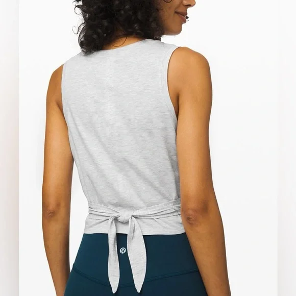 Lululemon time to restore tank top - Picture 8 of 8